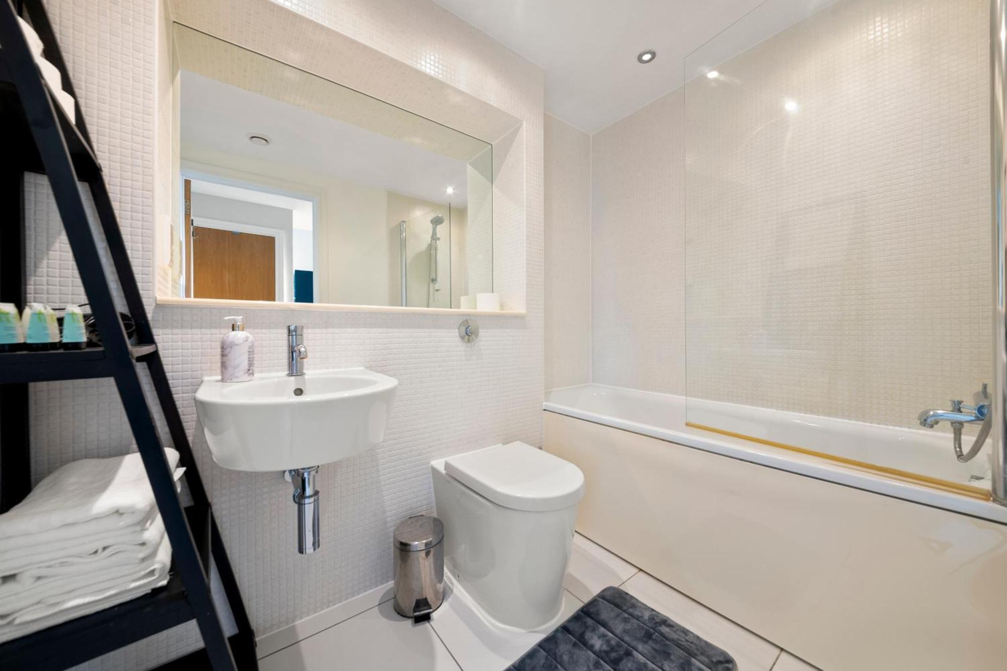 Londwell, Canary Wharf Skyline Balcony Suite Лондон Екстер'єр фото